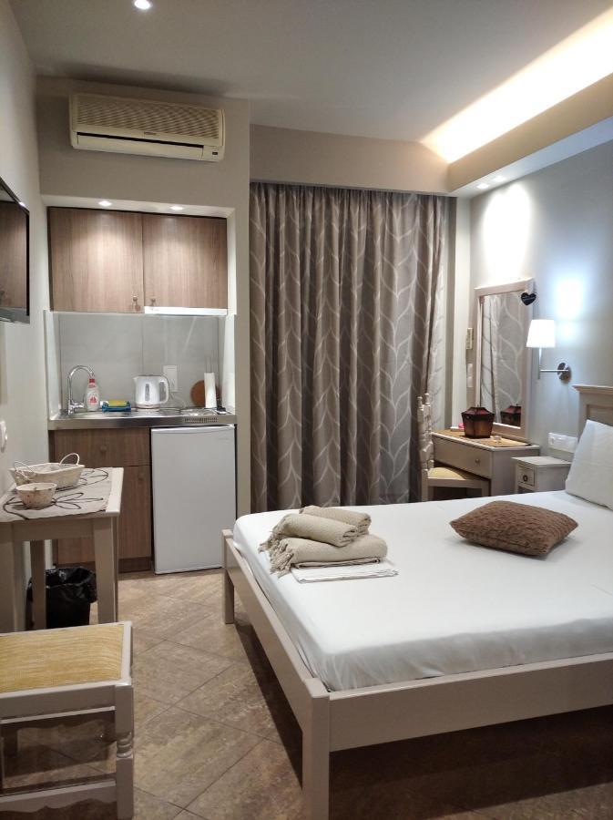 Maltezos Rooms Methana Exterior photo