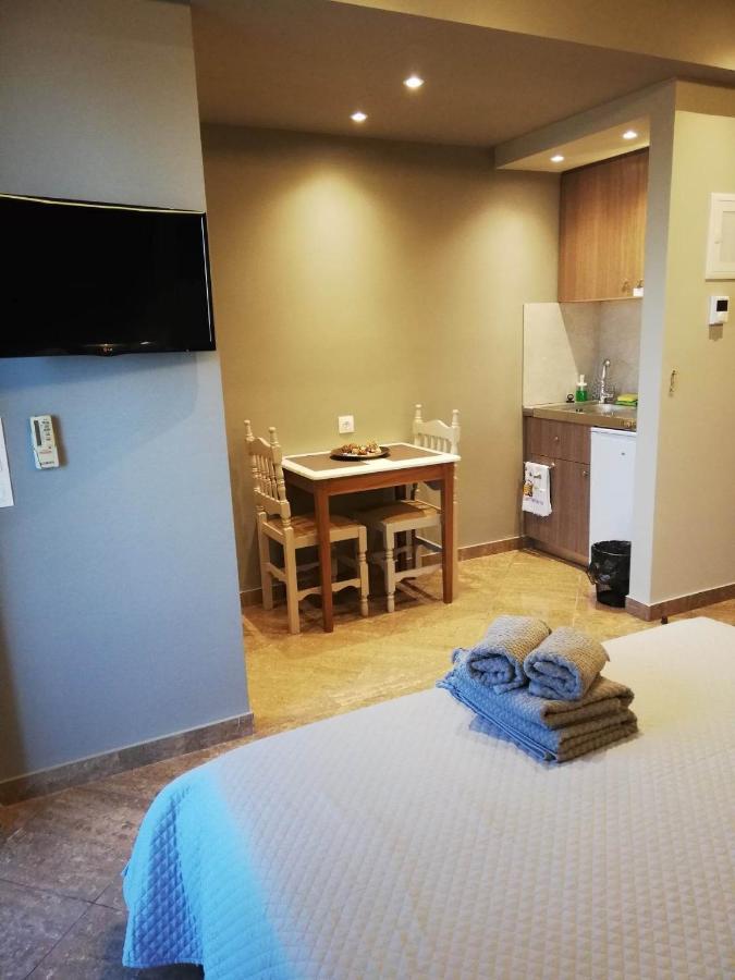 Maltezos Rooms Methana Exterior photo